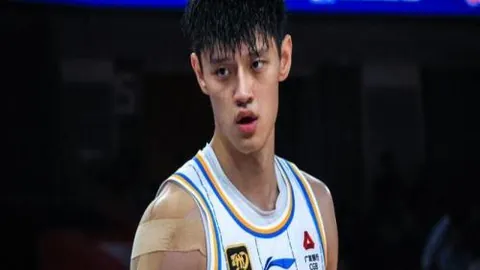 科莫签下哥本哈根后卫迪克斯，转会费500万欧元入账